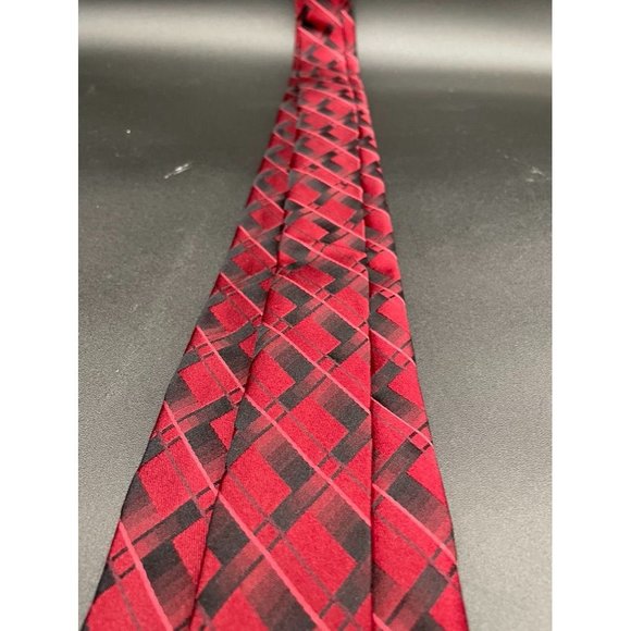 GianFranco Ruffini Italy  Red Black Diamond Pattern Men's Tie  Length 57.50 In. - Picture 5 of 11